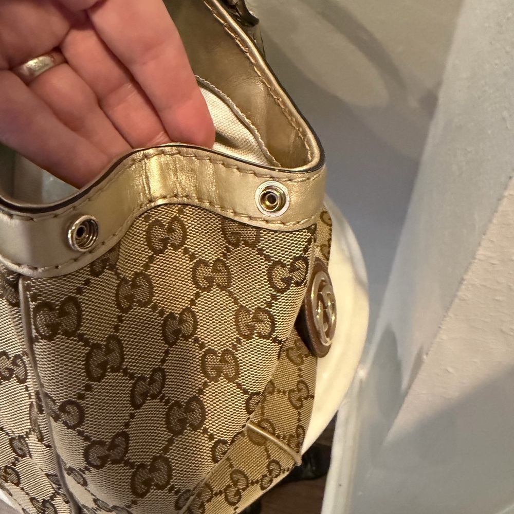 Gucci Sukey Beige and Metallic Monogram tote includes charm with COA - Picture 8 of 17